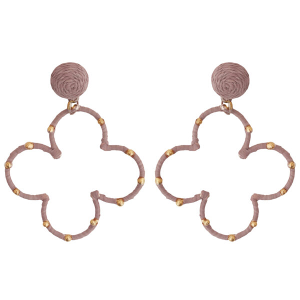 LIGHT PINK RAFFIA CLOVER EARRINGS