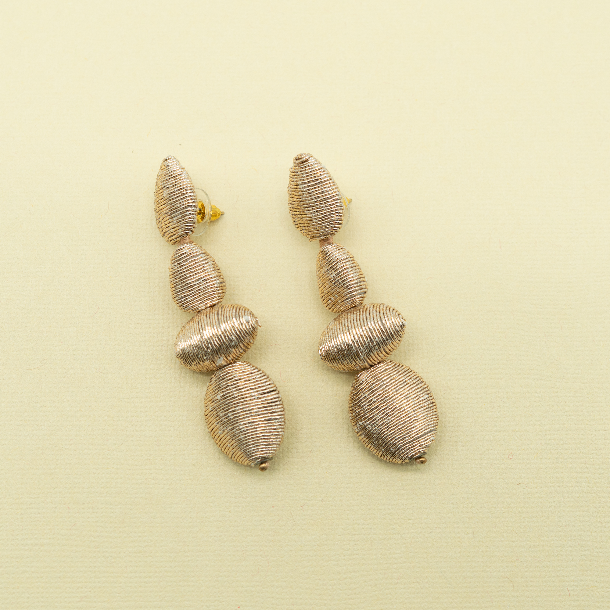 CHAMPAGNE SILK THREADED LINEAR EARRINGS - Image 3