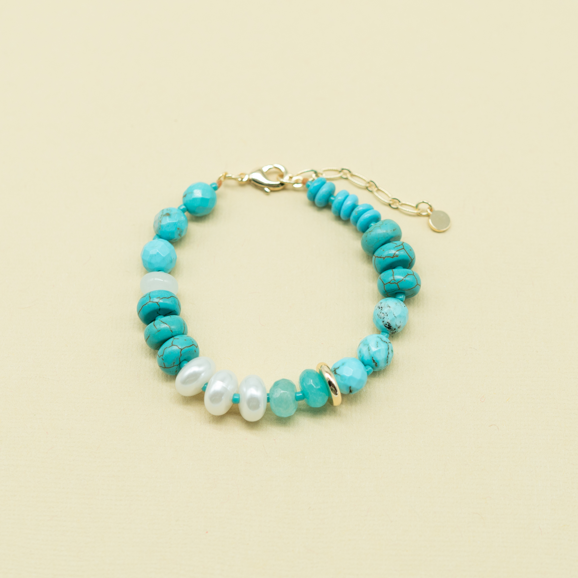 TURQUOISE STONE STRAND BRACELET - Image 3