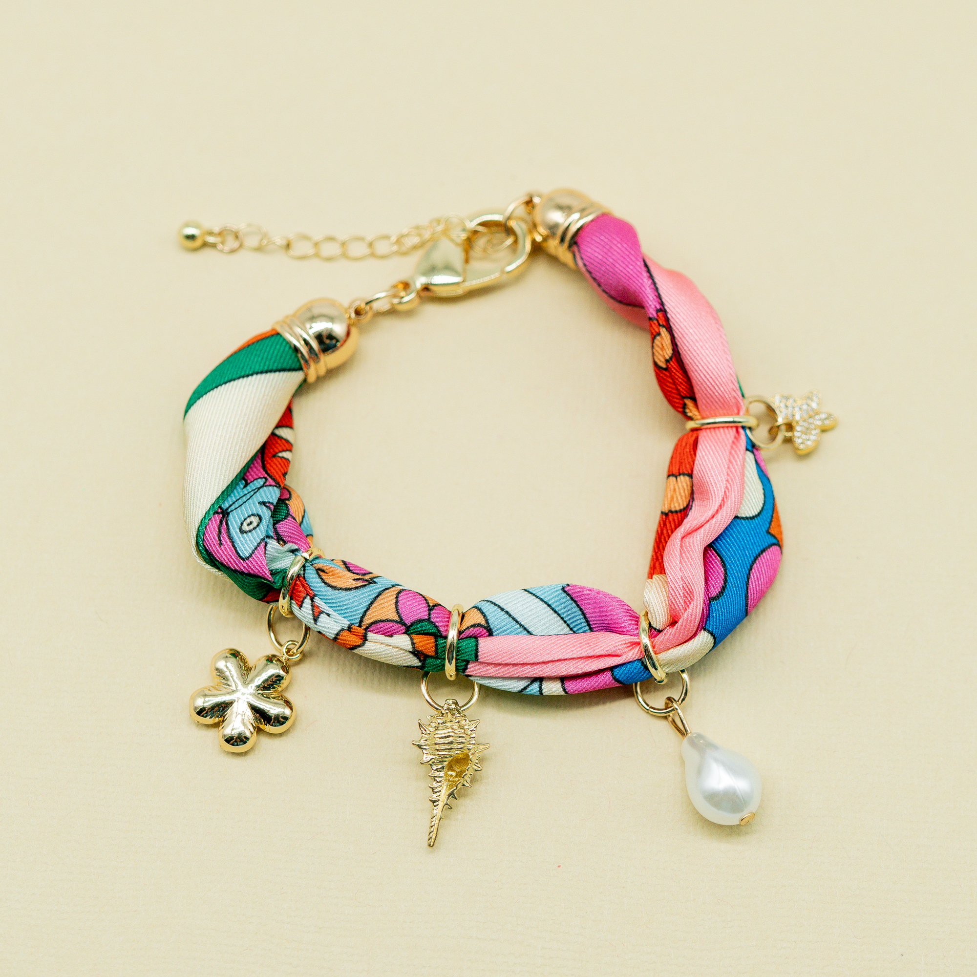 PRINTED SCARF CHARM BRACELET - Image 2