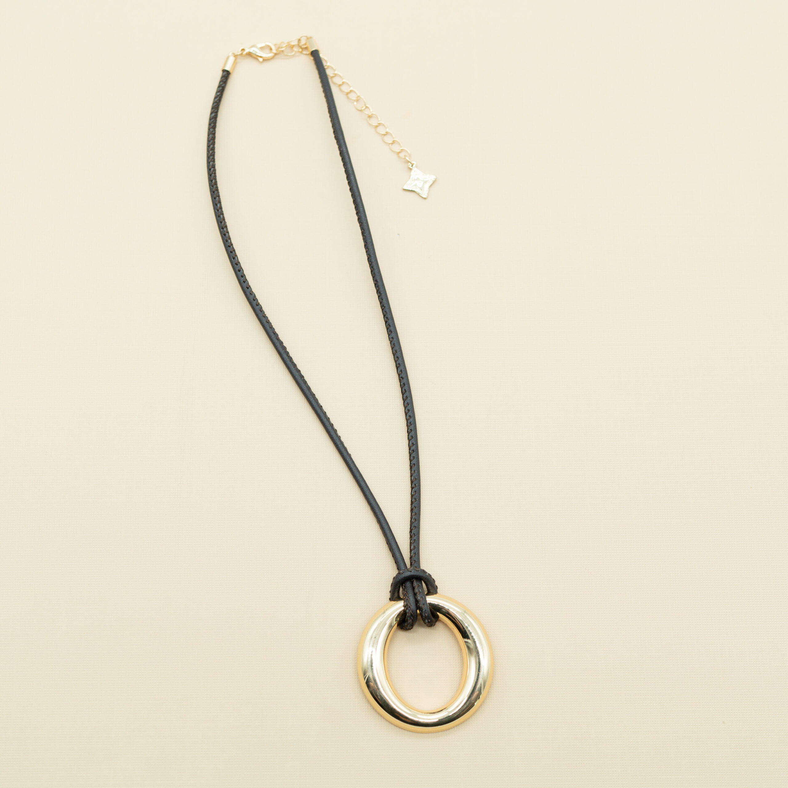 BLACK CORD PENDANT NECKLACE - Image 3