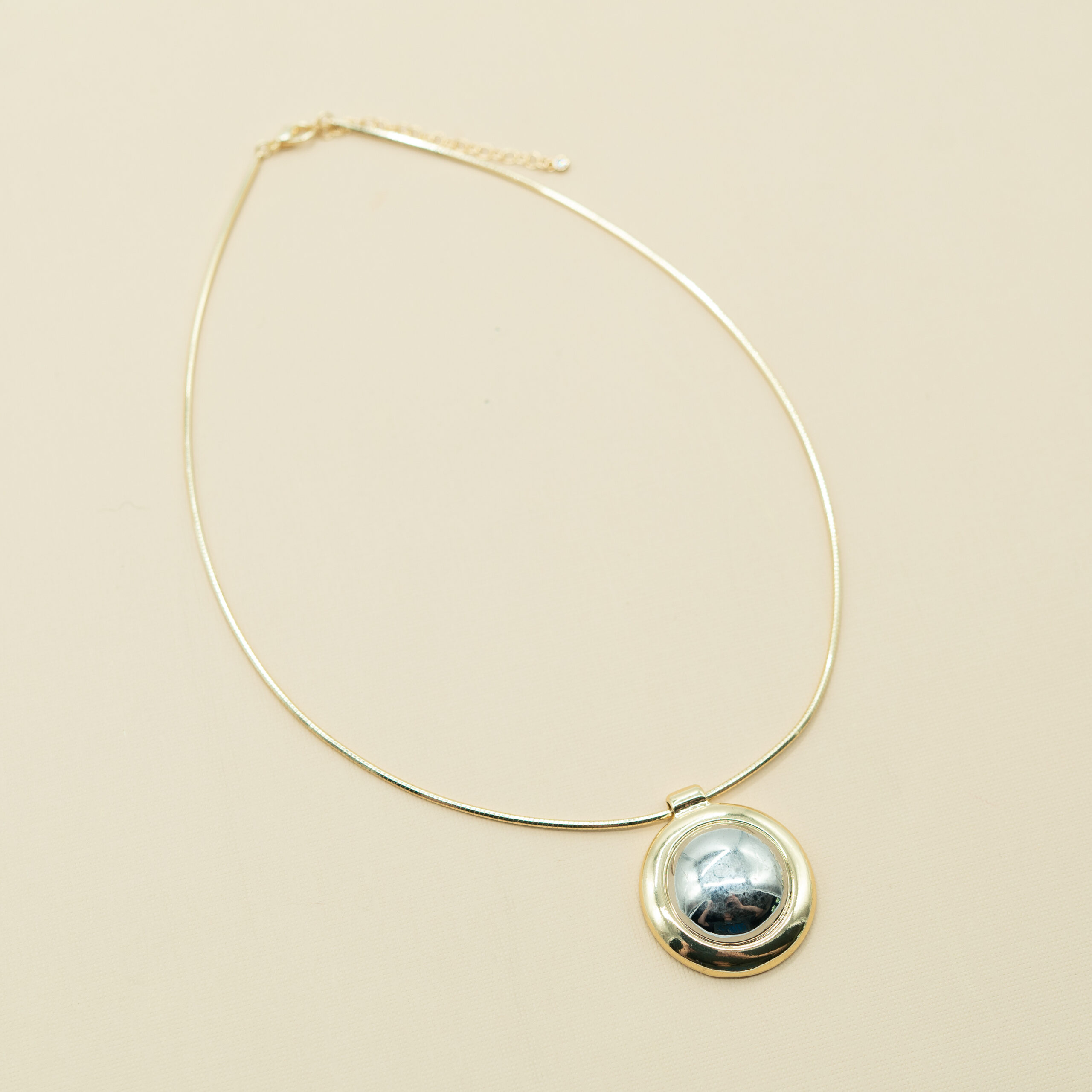 TWO TONE COLLAR NECKLACE - Image 2